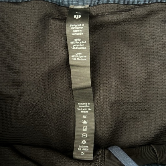 Lululemon Men’s Blue XL Short w/ zippered pocket and inner liner. - Picture 5 of 6